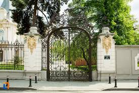 A fost construit, între 1898 și 1907, de către muzeul de arta din craiova are în colecții cele mai importante nume ale artei românești: Muzeul De ArtÄ Din Craiova Obiective Turistice Dolj DeÈtepÈi Ro