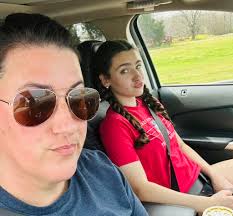 Here's your daily dose of happiness brought to you by none other than Dre.  👧🏻🐶