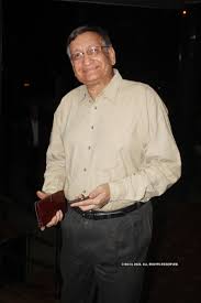 Manmohan Daga poses for the shutterbugs during a concert organised at  Vasantrao Deshpande Hall in Nagpur