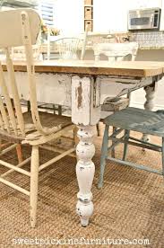 Diy Chippy Farm Table W Mismatched Chairs Farm Style Table Farmhouse Style Table Farmhouse Kitchen Tables
