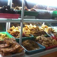 Sudah dipercaya lebih dari 10.000+ klien sejak 6 tahun sebagai tempat desain banner makanan cafe, restaurant, warung, dan hotel. Foto Warung Makan Qhy Qhy Panakkukang Makassar Kuliner Traveloka