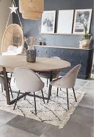 salle a manger table ovale chaise fauteuil en velours design scandinave tapis be salle a manger table ovale decoration interieure maison moderne salle a manger