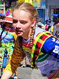 Danza Tobas: Celebración de la Cultura Boliviana