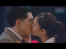 Omg! Kim Chiu at Paulo Avelino, naghalikan na sa What's wrong with secretary Kim! KimPau latest news - YouTube