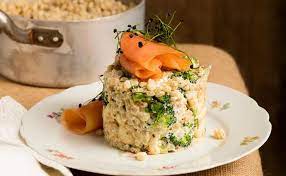 rollgerste mit gemuse und raucherlachs rezept rezept rezepte lebensmittel essen raucherlachs rezepte