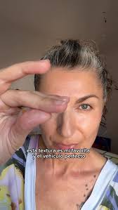 Eliminar las arrugas de entrecejo y frente es más fácil de lo que crees.,  Solo hay que eliminar la tensión(espasmos) que acorta los músculos  implicados., Bella, este ritual es super efectivo y veras ...