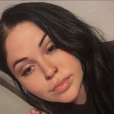 Shelly Tarver's Instagram, Twitter & Facebook