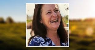 Heidi Hawkes's Instagram, Twitter & Facebook