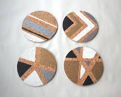 Holiday Diy Cork Coasters Coco Kelley Geschenke Basteln Geschenke Basteln Mit Kindern Weihnachten Weihnachtsgeschenke Basteln
