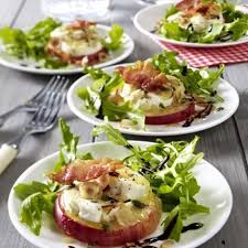 Apfel Uberbacken Mit Ziegenkase Auf Salatrezept Dessert Rezepte Appetizer Recipes Clean Eating Dinner Salad Recipes