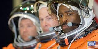 Former NFL player gears up for spaceflight