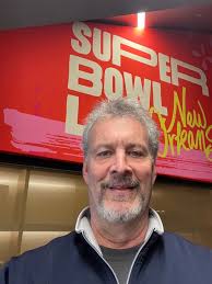 Alan Roach's Instagram, Twitter & Facebook