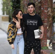 She was born on 05 mar 1999 in jericho, new york. Madison Beer Bio Net Worth Dating Boyfriend Relationships Ex Family Parents Brother Age Facts Wiki Height Weight Plastic Surgery Hair Gossip Gist