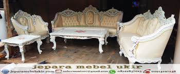 Menggunakan material dari kayu yang berkualitas yang sudah memiliki standart produk untuk menghasilkan furniture jepara terbaik dengan harga murah. Kursi Tamu Gajah Mada Kt 130 Set Sofa Tamu Gajah Mada Duco Sofa Tamu Mewah Duco Putih Sofa Tamu Ukiran Duco Mewah Kursi Sofa Harga Sofa Tamu Kursi Tamu Murah Sofa Ruang Tamu Mewah Kursi Sofa Tamu Mewah Model Sofa Tamu Mewah Sofa Ruang Tamu
