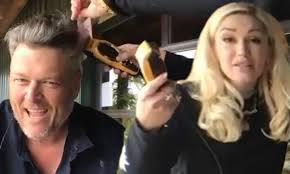 Gwen stefani switches on the christmas lights at westfield shepherd's bush to celebrate west london shopping centre's festive season in london, united kingdom on thursday november 30, 2017. Gwen Stefani Gives Blake Shelton A Quarantine Haircut That Looks More Faux Hawk Than Mullet Daily Mail Online