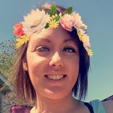 Kara Shipley's Instagram, Twitter & Facebook