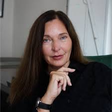 Letzte Premiere der Spielzeit Schlossfestspiele Schwerin Mecklenburgisches  Staatstheater 27.6.25 Die lustige Witwe Von Franz Lehar Musikal. Ltg.: Eric  Steiger Regie/Fassung: Andrea Schwalbach Bühne:…