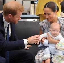 What harry thinks of the crown, what the queen got archie for christmas, and other key information. Royal Baby Archie Is The Double Of Prince Harry As A Baby