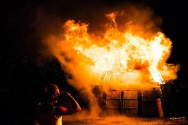 Brenende häuser bilder kostenlos zum ausdrucken /. 50 Kostenlose Flamme Haus Und Feuer Bilder Pixabay
