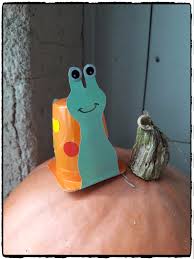 Bricolage Escargots En Pot De Yaourt Pots De Yaourt Bricolage Facile Escargot