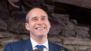 Le maire de Rimouski Guy Caron , le mieux payé parmi les maires  Bas-Laurentiens