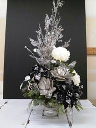 15 Flower Arrangement Ideas For Christmas Inspired Luv Christmas Floral Arrangements Christmas Flower Arrangements Christmas Floral