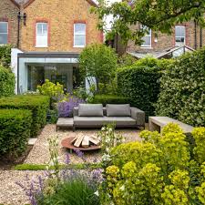 Top 10 tips for small garden design to transform your space. Garden Design Charlotte Rowe