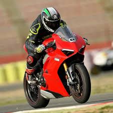 Pin De Benjamin Hertel En Ducati Motos Deportivas Motos Motocicletas