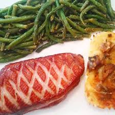 Magret De Canard Gratin Dauphinois Aux Cepes Et Haricots Verts Aux Herbes Et A L Ail Food Meat Tuna