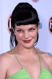 Once upon a time... I was BEAUTICIAN!! But I was horrible! 🤣🤣