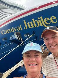 Erik Valentine's Instagram, Twitter & Facebook