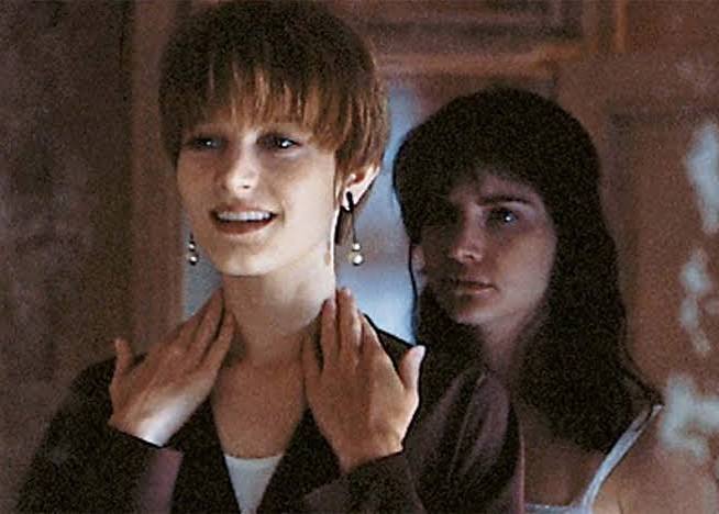 Single White Female' at Thirty: The Legacy of the Women Stalkers of the  1990s – Film Daze
