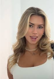 Leandra Morgan's Instagram, Twitter & Facebook