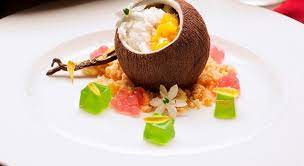 Having about three different heights when plating your food take examples from fine restaurants and food trends — each method involves the different placement of classic plating: Sriwijaya Fine Dining 1 Jpg 639 348 Fine Dining Desserts Dessert Presentation Fine Dining