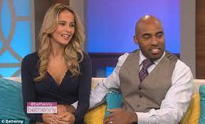Ginny cha is currently single. Tiki Barber Baby Former Nfl Star Expecting A Baby With His New Wife Three Years After Leaving His College Sweetheart When She Was Pregnant With His Twins Daily Mail Online