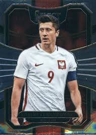 Sie waren der favorit auf den gruppensieg und wurden dieser rolle mit sechs punkten vorsprung vor dem zweitplatzierten österreich auch gerecht. 2017 18 Panini Select 30 Robert Lewandowski Polen Fussball Karte Amazon De Sport Freizeit