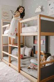 Sejatinya model kamar tidur anak laki minimalis disukai oleh kebanyakan orang untuk dijadikan sebagai rancangan tempat hunian karena menurut beberapa pendapat tentang kamar minimalis yang. Tips Memilih Tempat Tidur Aman Untuk Anak Dewata Mebel Bali