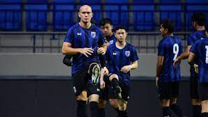 Tanaboon kesarat, worawut namvech bỏ ngỏ khả năng ra sân. Uxh19pslqdiu1m