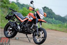 Ini salah satu motor kesayangan ane gan scorpio yang gampang buat di modif karna rangka belakang sudah lancip sehingga mudah di pasangin bodi. Modifikasi Yamaha Scorpio Z Jadi Supermoto Dengan Headlamp Honda New Megapro Pertamax7 Com