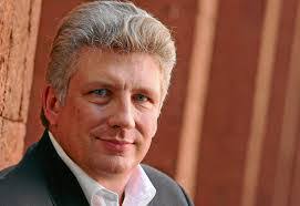 Julian Ayers's Instagram, Twitter & Facebook