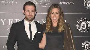 En marzo de 2011 fue padre por primera vez, con el nacimiento de. Edinson Cavani Girlfriend Jocelyn Burgardt