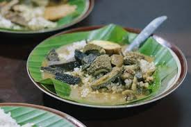 Di antaranya terdiri dari( batik bultiya) yaitu tari jepen dan tari gerak sama, yang selalu ditekankan bupati bulungan untuk terus dilestarikan. Filosofi Nasi Gandul Makanan Khas Kota Pati Yang Melegenda