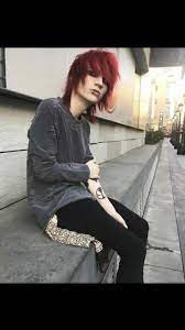 Pin By Cass On Inspirations To Me My Hero S Johnnie Guilbert Hot Emo Boys Short Scene Hair