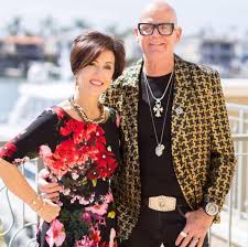 Katy is one of five family members. Katy Perry S Parents Make A Plea To Singer S Bashers Don T Judge Her Pray For Her