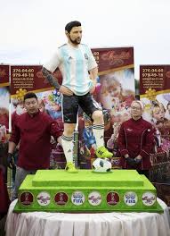 See more ideas about messi birthday, messi, birthday. O Xrhsths Fcbarcelonafl Sto Twitter A Birthday Cake Of Lionel Messi On Display In Bronnitsy Russia Today Fcblive Messi31 Getty