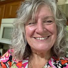 How to use filters to look younger with long hair?