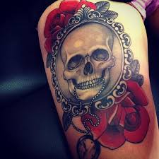 La tête de mort est actuellement un modèle de tatouage utilisé le plus et elle est très populaire grâce à ses significations et ses représentations morbides. Pourquoi Se Faire Tatouer Une Tete De Mort Tete De Mort Shop Fr