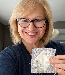 Sewcialites Quilt Along with Fat Quarter Shop and Robin Pickens