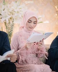 Maybe you would like to learn more about one of these? 20 Inspirasi Model Baju Citra Kirana Saat Tunangan Jm Jewelry And Accessories