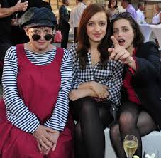 Find the perfect katharina thalbach stock photos and editorial news pictures from getty images. Nellie Thalbach Spielt Mit Anna Und Katharina In Wir Sind Die Rosinskis Welt